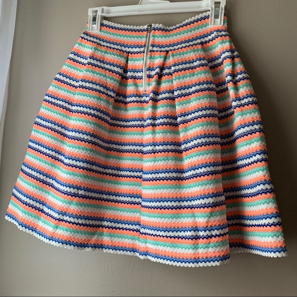 Francesca’s structured skirt - Picture 2 of 3